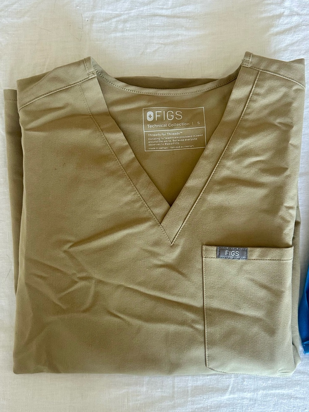Figs Men's V-Neck Top in Sandstone Kade